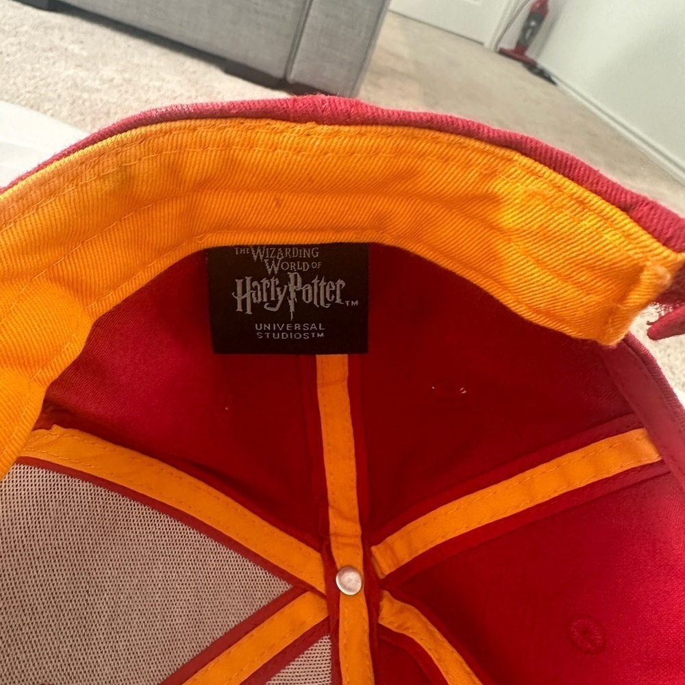 Gryffindor Cap - Picture 3 of 4